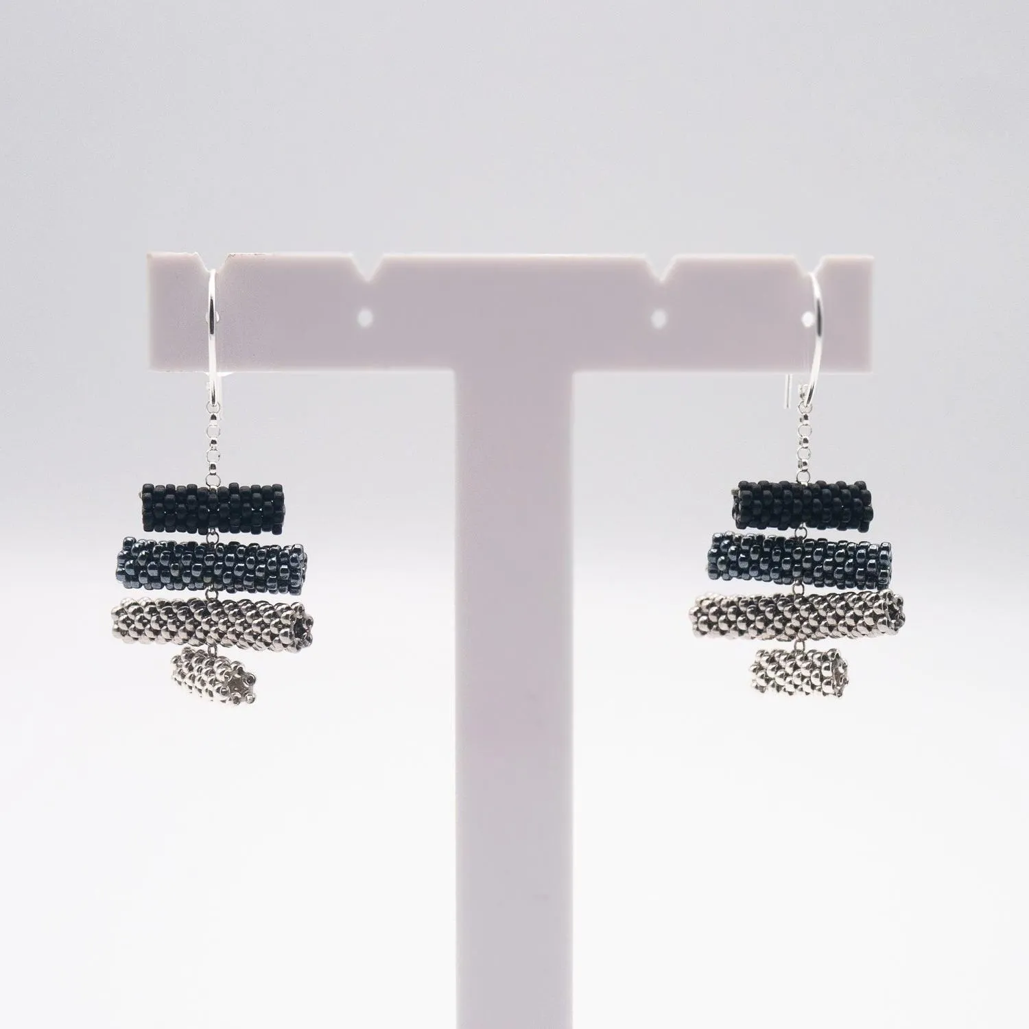 Boucles d'oreille IONA en perles de rocaille japonaises